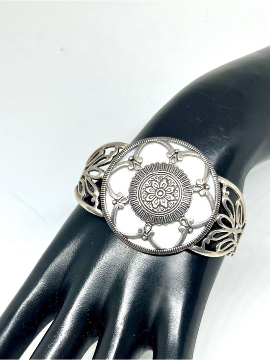 Jewelry - Silver Floral MOP Filigree Cuff Bracelet